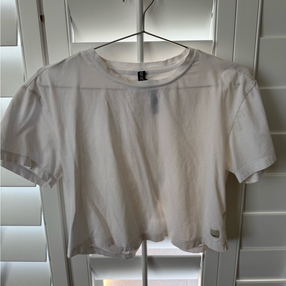 Vuori White Short Sleeve Tee